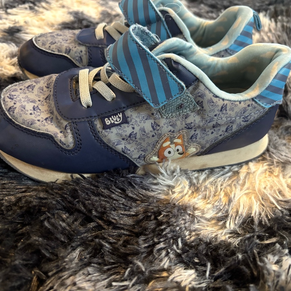 Boy’s Bluey and Bingo Sneakers - Picture 2 of 6